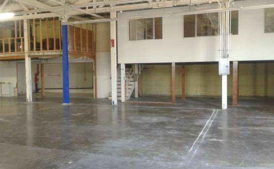 FANTASTIC OPPORTUNITY WAREHOUSE AND OFFICES FANTASTIC OPPORTUNITY WAREHOUSE AND OFFICES