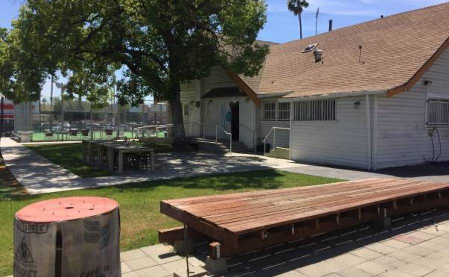 Paddleboard court available in bright and sunny Hollywood, off Sunset Blvd Paddleboard court available in bright and sunny Hollywood, off Sunset Blvd