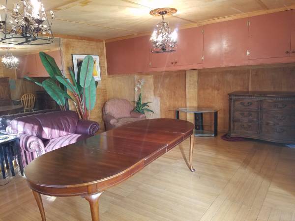 Affordable and large storage space available in the Jefferson Park area Affordable and large storage space available in the Jefferson Park area