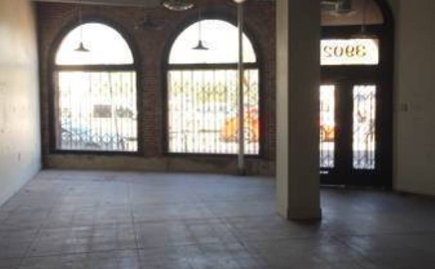 Large retail storefront for rent, great space to pick for a brick & mortar! Large retail storefront for rent, great space to pick for a brick & mortar!