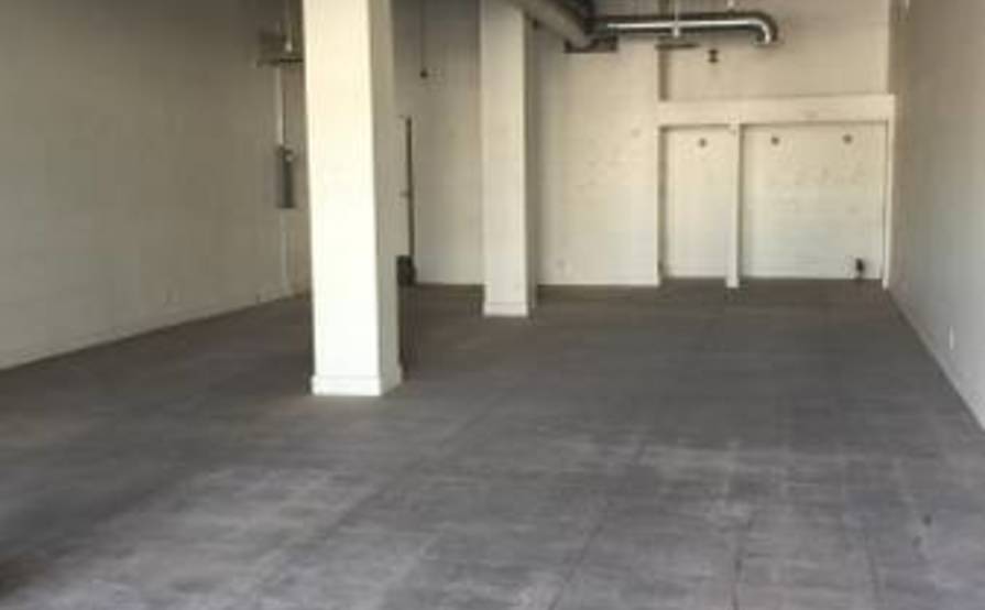 Large retail storefront for rent, great space to pick for a brick & mortar! Large retail storefront for rent, great space to pick for a brick & mortar!