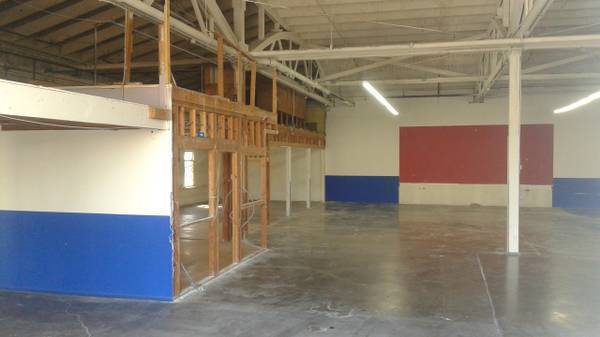 FANTASTIC OPPORTUNITY WAREHOUSE AND OFFICES FANTASTIC OPPORTUNITY WAREHOUSE AND OFFICES