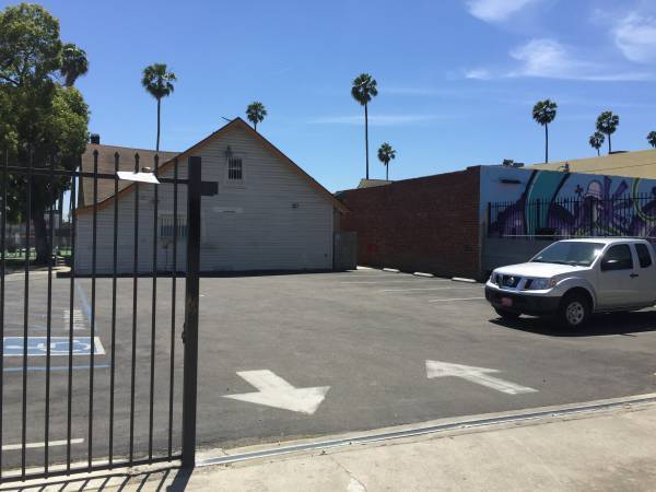 Paddleboard court available in bright and sunny Hollywood, off Sunset Blvd Paddleboard court available in bright and sunny Hollywood, off Sunset Blvd