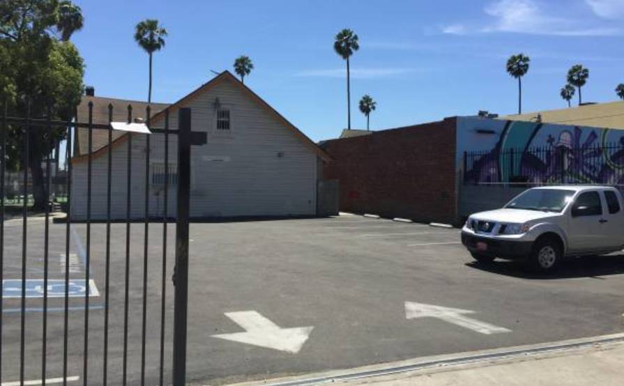 Paddleboard court available in bright and sunny Hollywood, off Sunset Blvd Paddleboard court available in bright and sunny Hollywood, off Sunset Blvd