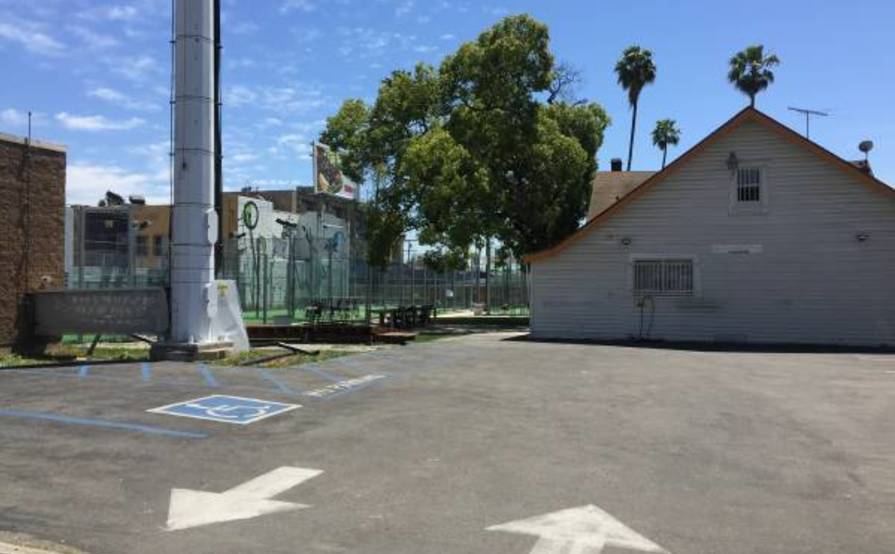 Paddleboard court available in bright and sunny Hollywood, off Sunset Blvd Paddleboard court available in bright and sunny Hollywood, off Sunset Blvd